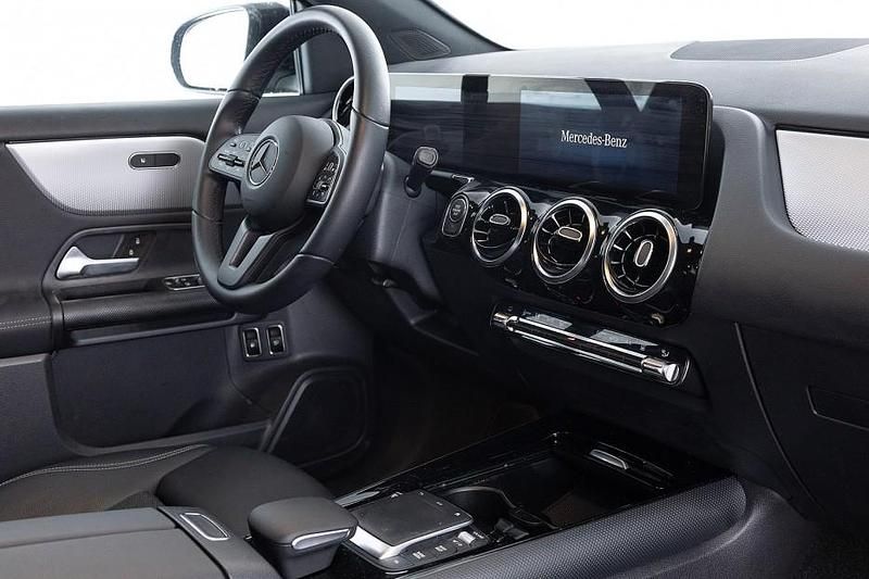 Occasion Mercedes GLA250 Business 218 PK (160 kW) 2023 Zwart SUV