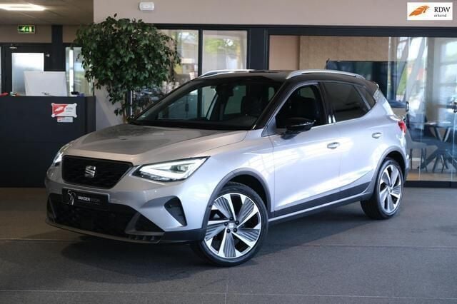 Zilver Gebruikt 2022 Seat Arona FR SUV | € 22.450 (Eerlijke prijs) - Afbeelding 1/4