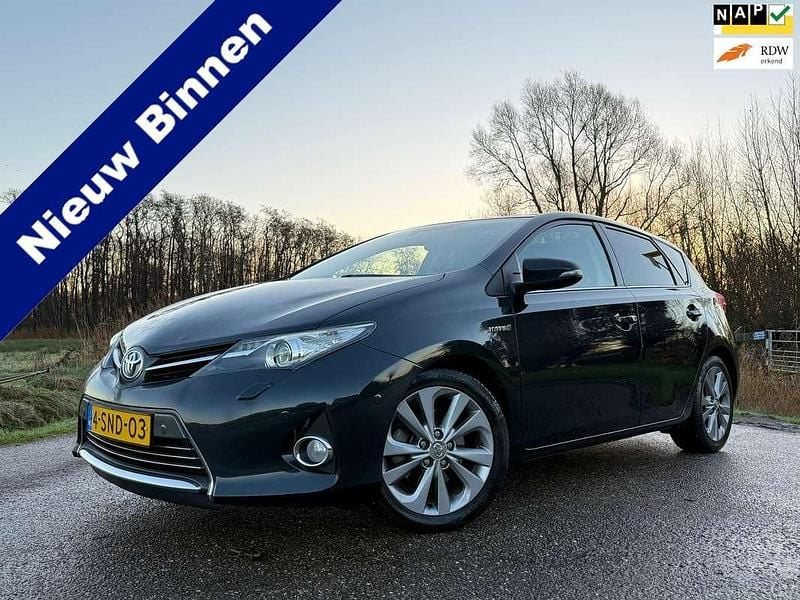 Blauw (metallic) Occasion 2013 Toyota Auris Hybrid Hatchback | € 9.950 (Eerlijke prijs) - Afbeelding 1/4