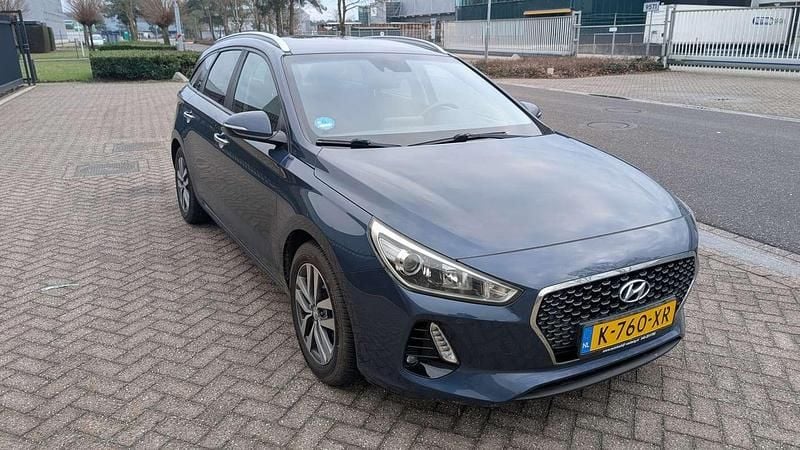 Blauw Occasion 2017 Hyundai i30 Comfort Stationwagen | € 9.250 (Eerlijke prijs) - Afbeelding 1/4