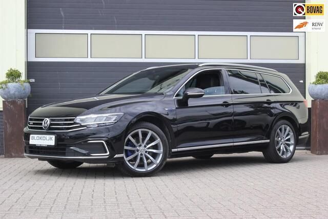 Zwart Gebruikt 2020 VW Passat Business Stationwagen | € 23.900 (Eerlijke prijs) - Afbeelding 1/4