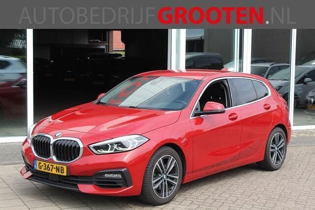Rood Gebruikt 2019 BMW 118 Hatchback | € 15.888 (Eerlijke prijs) - Afbeelding 1/4