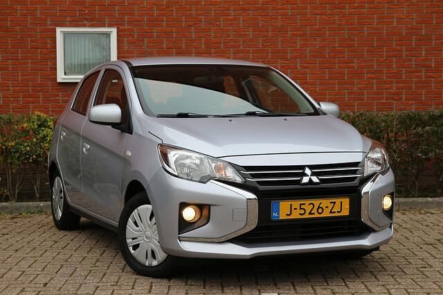 Grijs Gebruikt 2020 Mitsubishi Space Star Hatchback | € 7.945 (Eerlijke prijs) - Afbeelding 1/4