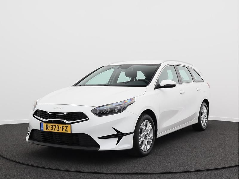Wit Gebruikt 2022 Kia Ceed Stationwagen | € 16.950 (Eerlijke prijs) - Afbeelding 1/4