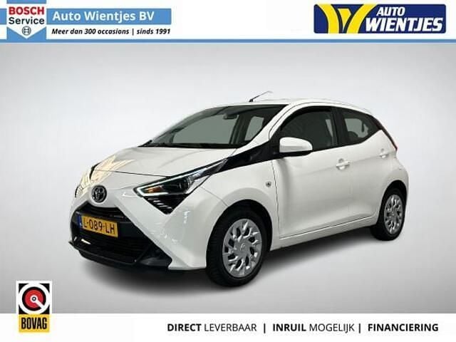 Wit Gebruikt 2021 Toyota Aygo X-play Hatchback | € 10.450 (Eerlijke prijs) - Afbeelding 1/4