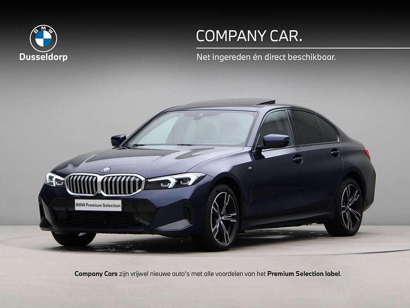 Blauw Gebruikt 2025 BMW 330e M Sport Sedan | € 59.950 (Eerlijke prijs) - Afbeelding 1/4
