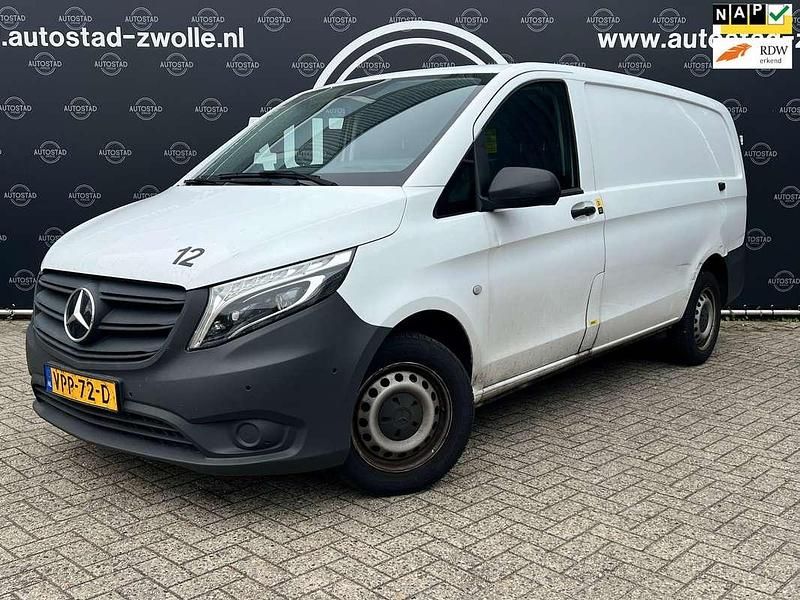 Wit Gebruikt 2021 Mercedes Vito MPV | € 8.949 - Afbeelding 1/4