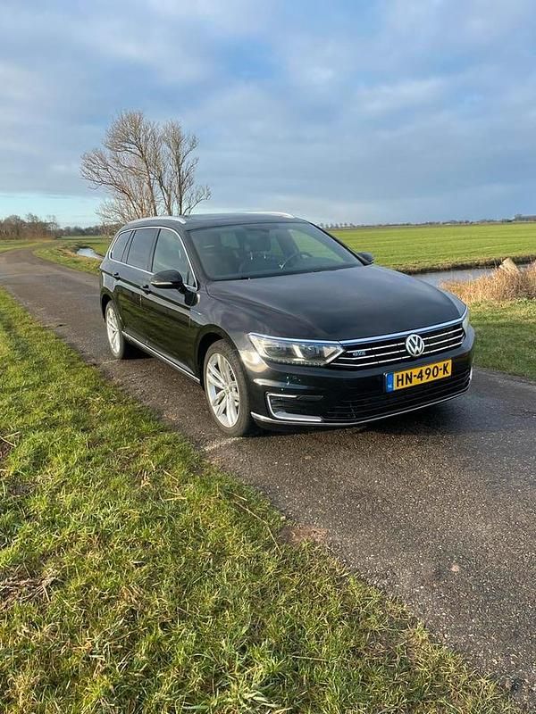 Occasion 2015 VW Passat GTE | € 9.500 (Super prijs) - Afbeelding 1/4