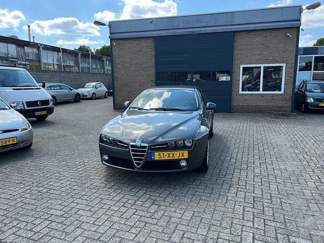 Grijs Gebruikt 2007 Alfa Romeo 159 Business Stationwagen | € 3.950 (Iets duurder) - Afbeelding 1/4