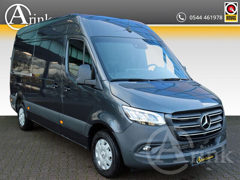 Grijs Gebruikt 2023 Mercedes Sprinter Van | € 51.500 - Afbeelding 1/3