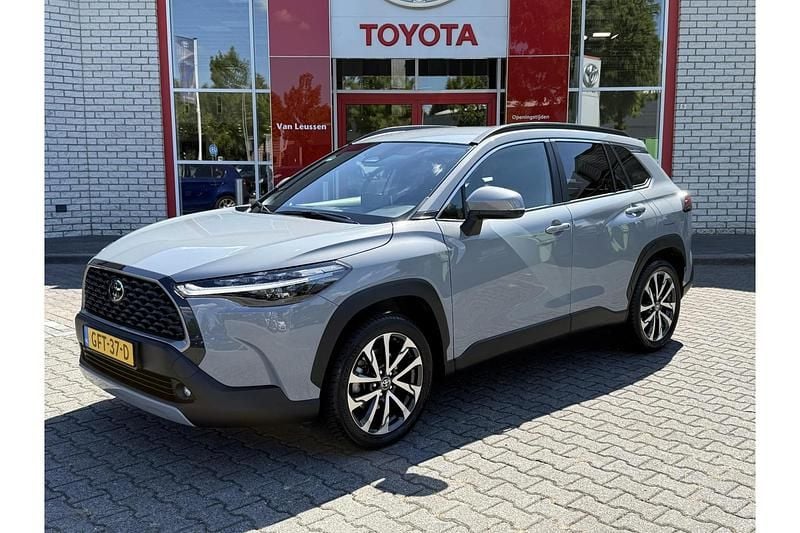 Grijs Gebruikt 2024 Toyota Corolla Cross Style SUV | € 35.499 (Eerlijke prijs) - Afbeelding 1/1