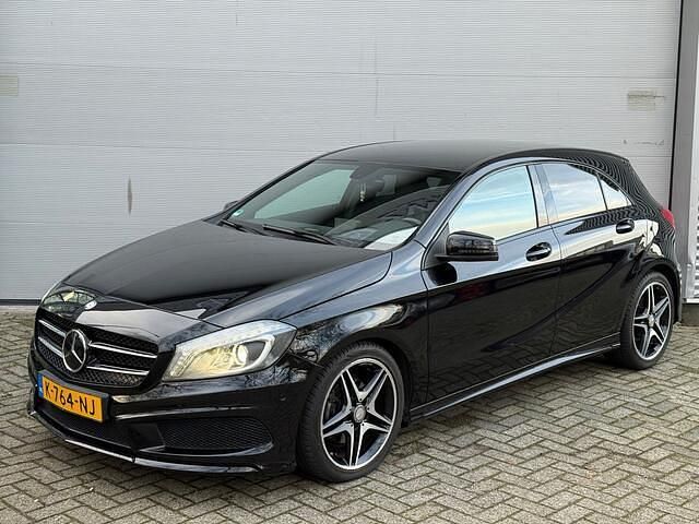 Zwart Occasion 2014 Mercedes A200 Prestige Hatchback | € 14.749 (Eerlijke prijs) - Afbeelding 1/4