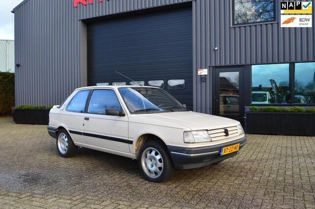Beige Gebruikt 1989 Peugeot 309 Hatchback | € 4.950 - Afbeelding 1/4