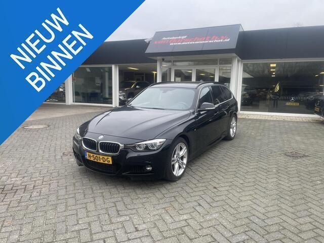 Zwart Gebruikt 2020 BMW 318 M Sport Stationwagen | € 26.950 (Iets duurder) - Afbeelding 1/4