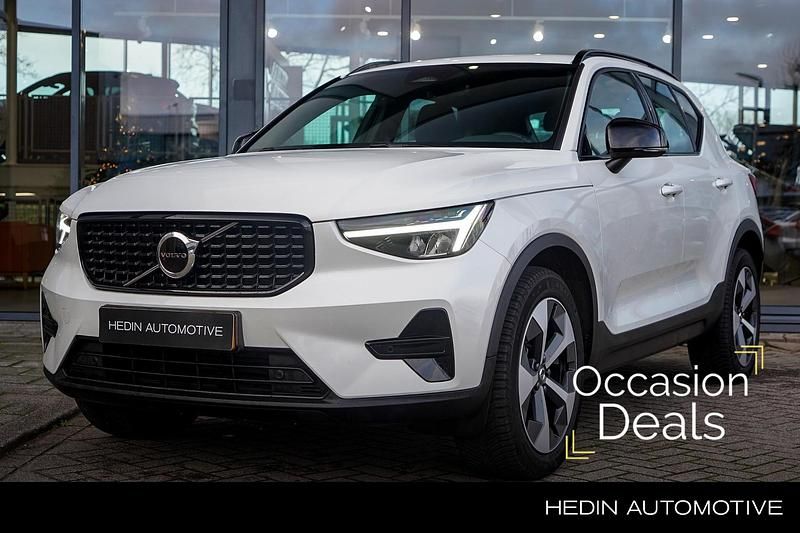 Wit Occasion 2025 Volvo XC40 Plus SUV | € 45.995 (Duur) - Afbeelding 1/4