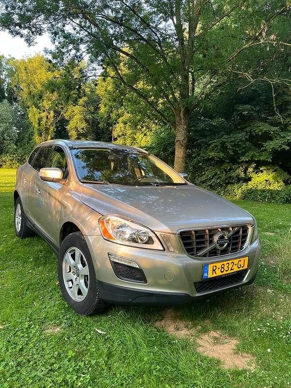 Bruin Gebruikt 2013 Volvo XC60 Summum SUV | € 14.550 (Eerlijke prijs) - Afbeelding 1/4