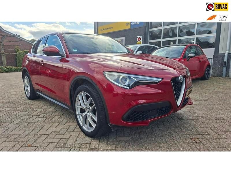 Rood Gebruikt 2017 Alfa Romeo Stelvio Super SUV | € 24.750 (Iets duurder) - Afbeelding 1/4
