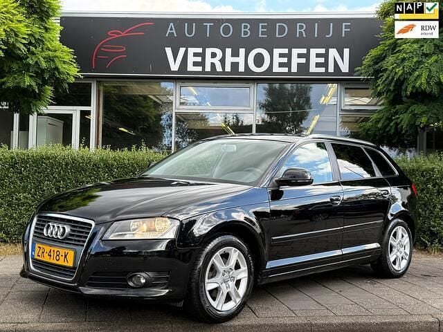 Zwart Gebruikt 2009 Audi A3 Sportback Attraction Hatchback | € 4.450 (Eerlijke prijs) - Afbeelding 1/4