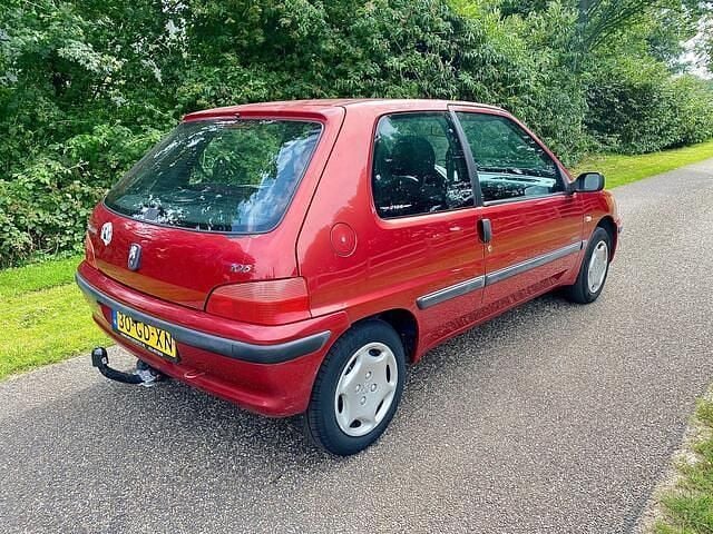 Occasion Peugeot 106 60 PK (44 kW) 2000 Rood, metallic lak Hatchback