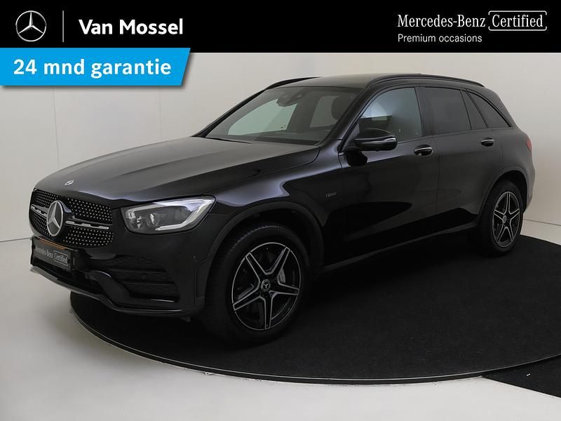 Zwart Gebruikt 2020 Mercedes GLC300e Business SUV | € 43.945 (Iets duurder) - Afbeelding 1/4