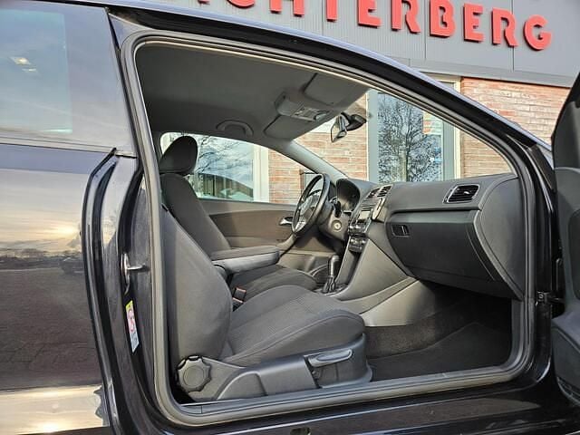 Zwart Gebruikt 2011 VW Polo Highline Hatchback | € 4.750 (Goede deal) - Afbeelding 1/3