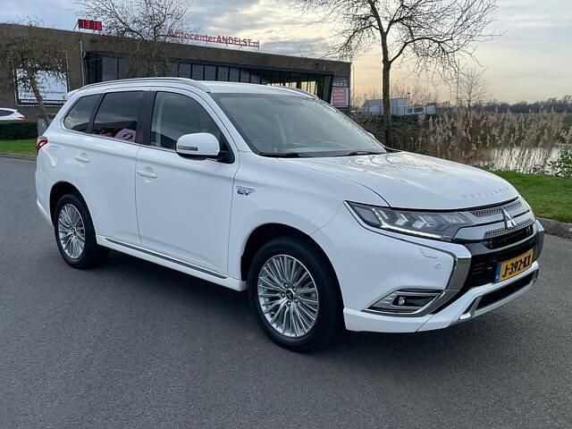 Occasion Mitsubishi Outlander Intense 135 PK (99 kW) 2020 Wit SUV