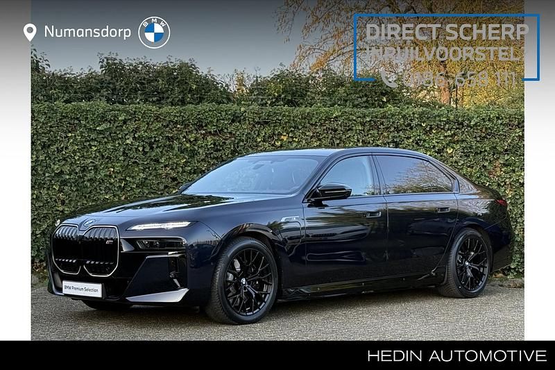Zwart (metallic) Gebruikt 2025 BMW M760e M Sport Sedan | € 185.895 - Afbeelding 1/4