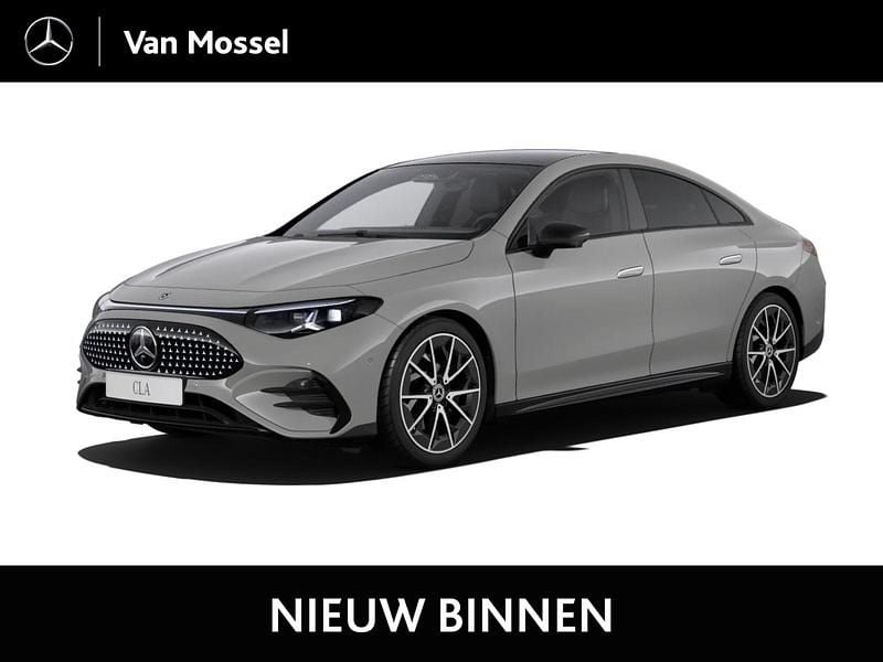 Grijs Nieuw 2025 Mercedes CLA 250+ AMG line Sedan | € 60.854 (Eerlijke prijs) - Afbeelding 1/3