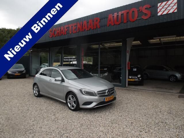 Grijs Gebruikt 2014 Mercedes A180 Prestige Hatchback | € 10.500 (Eerlijke prijs) - Afbeelding 1/4