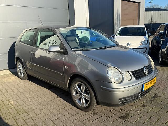 Occasion VW Polo 75 PK (55 kW) 2005 Grijs (metallic) Hatchback