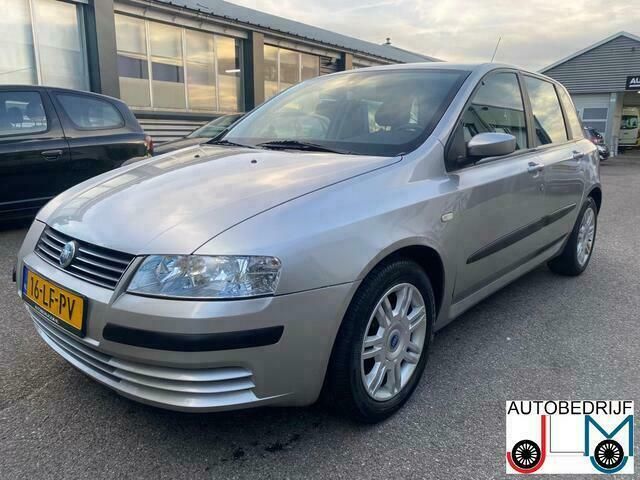 Beige Gebruikt 2003 Fiat Stilo Sport Hatchback | € 1.750 (Iets duurder) - Afbeelding 1/4