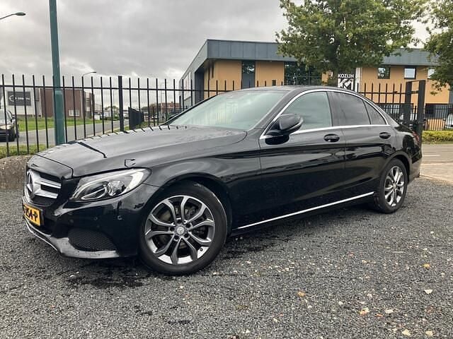 Zwart Gebruikt 2017 Mercedes C220 Prestige Sedan | € 18.950 (Eerlijke prijs) - Afbeelding 1/4