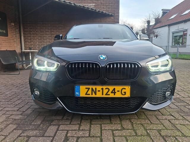 Occasion BMW 118 Shadowline 136 PK (100 kW) 2019 Zwart Hatchback