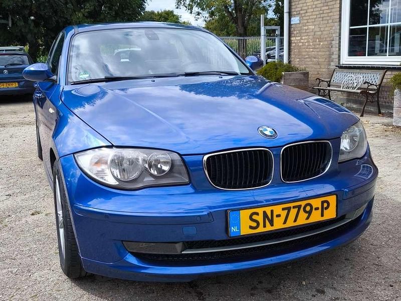 Blauw Gebruikt 2008 BMW 118 Executive Hatchback | € 5.600 (Iets duurder) - Afbeelding 1/4