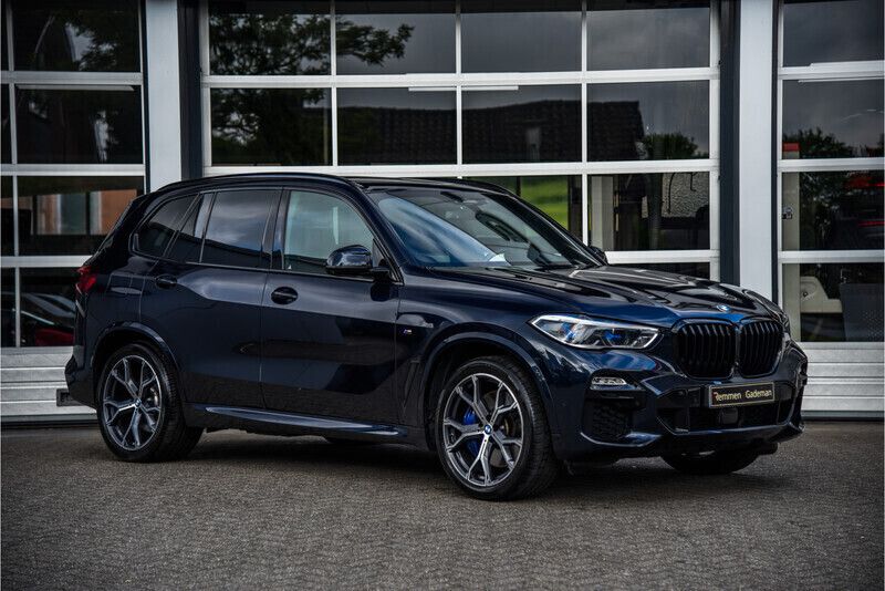 Zwart Gebruikt 2021 BMW X5 Executive SUV | € 59.450 (Eerlijke prijs) - Afbeelding 1/4