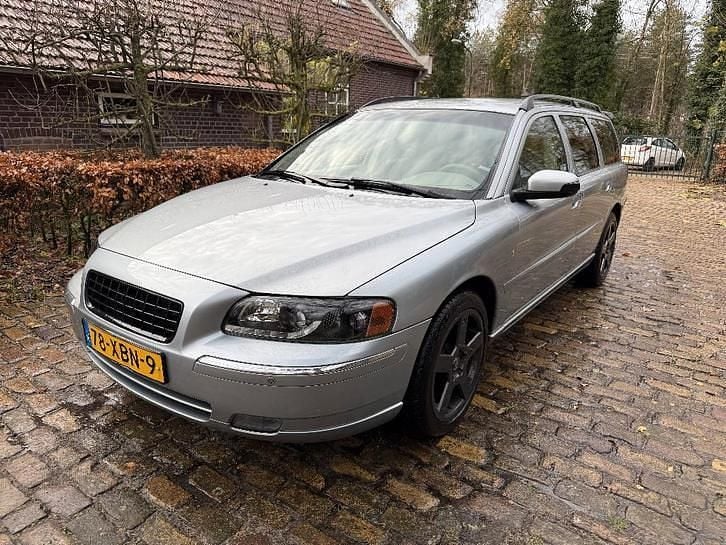 Grijs Gebruikt 2007 Volvo V70 Stationwagen | € 2.990 (Super prijs) - Afbeelding 1/4