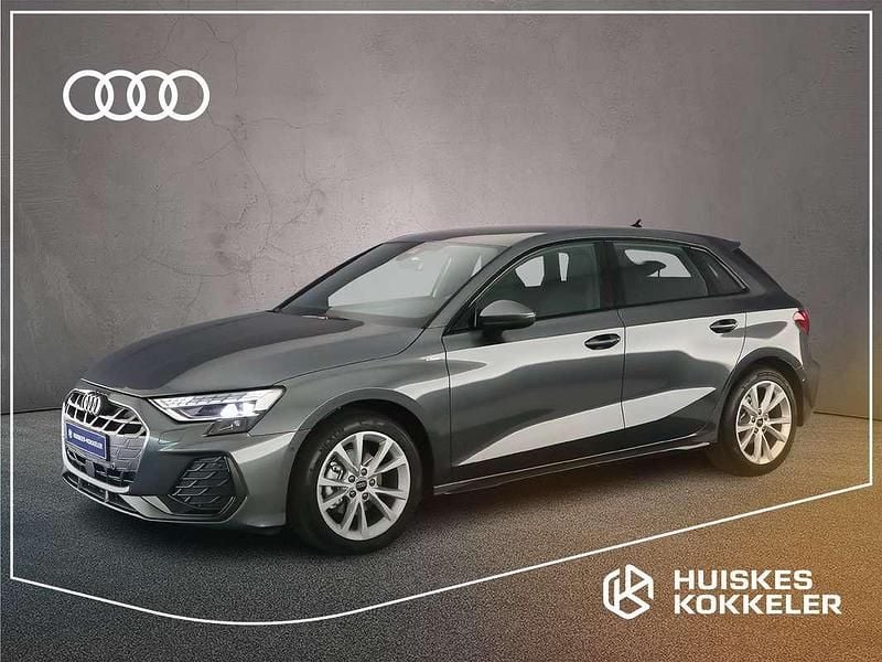 Grijs Nieuw 2025 Audi A3 Sportback Hatchback | € 44.480 (Iets duurder) - Afbeelding 1/4