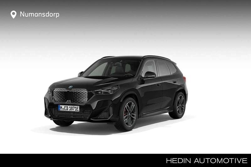 Zwart Nieuw 2025 BMW iX1 M Sport SUV | € 60.396 (Eerlijke prijs) - Afbeelding 1/2