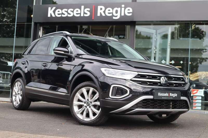 Zwart Gebruikt 2022 VW T-Roc Style SUV | € 31.950 (Eerlijke prijs) - Afbeelding 1/4