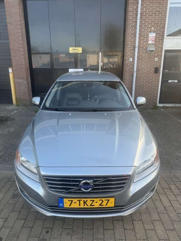 Grijs Gebruikt 2014 Volvo V70 Stationwagen | € 8.450 (Eerlijke prijs) - Afbeelding 1/4