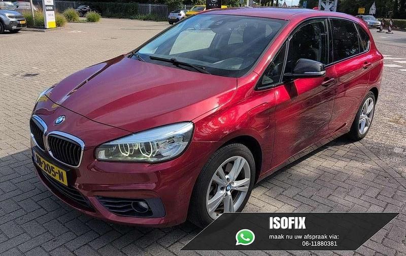 Rood Gebruikt 2016 BMW 225 Active Tourer Executive MPV | € 16.995 (Iets duurder) - Afbeelding 1/4