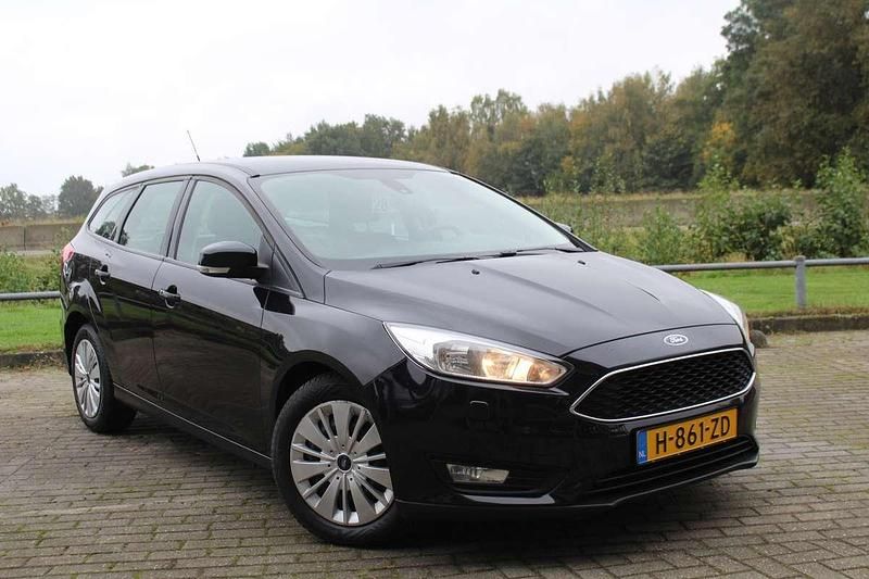 Zwart Gebruikt 2015 Ford Focus Business Edition Stationwagen | € 6.195 (Eerlijke prijs) - Afbeelding 1/4
