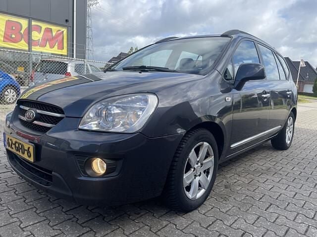 Grijs Gebruikt 2008 Kia Carens MPV | € 1.999 (Eerlijke prijs) - Afbeelding 1/4