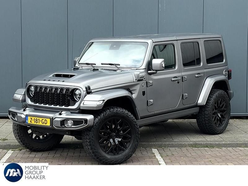 Grijs Gebruikt 2024 Jeep Wrangler Sahara SUV | € 119.000 - Afbeelding 1/4