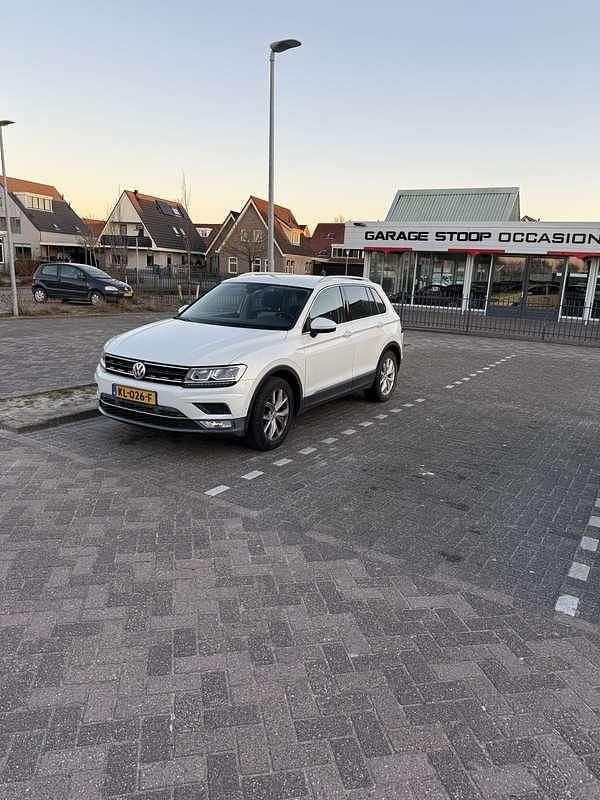 Wit Gebruikt 2016 VW Tiguan Highline SUV | € 18.500 (Super prijs) - Afbeelding 1/4