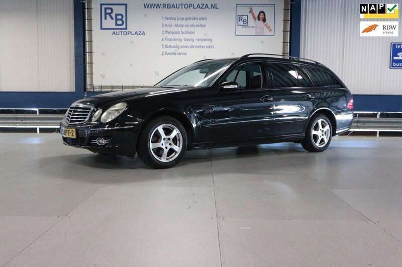 Zwart Gebruikt 2005 Mercedes E240 Avantgarde Stationwagen | € 5.950 (Iets duurder) - Afbeelding 1/4