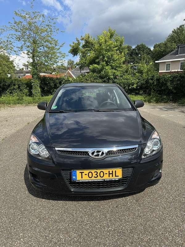 Zwart Gebruikt 2009 Hyundai i30 Hatchback | € 5.500 (Eerlijke prijs) - Afbeelding 1/4