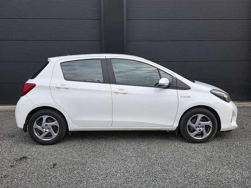 Occasion Toyota Yaris Hybrid Comfort 73 PK (53 kW) 2015 Wit Hatchback
