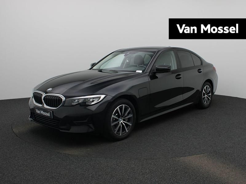 Zwart Gebruikt 2020 BMW 330 Executive Sedan | € 28.945 (Super prijs) - Afbeelding 1/3