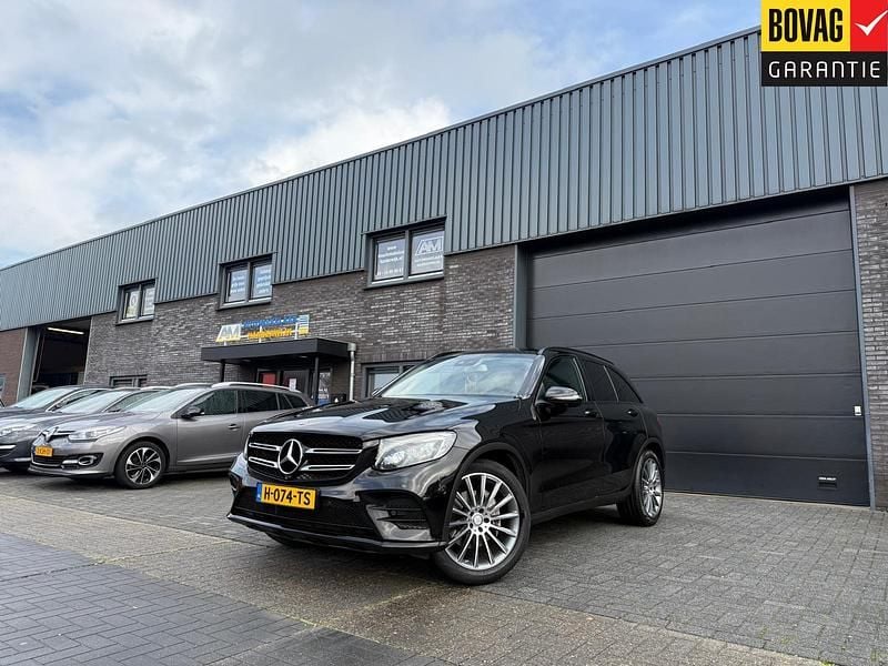 Zwart Gebruikt 2017 Mercedes GLC250 Premium Plus SUV | € 31.450 (Eerlijke prijs) - Afbeelding 1/4